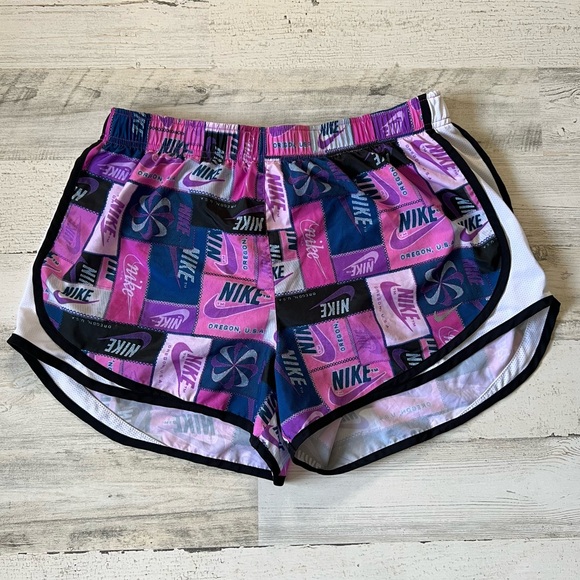 Women’s Printed Nike Tempo Dri Fit Shorts - Picture 4 of 4